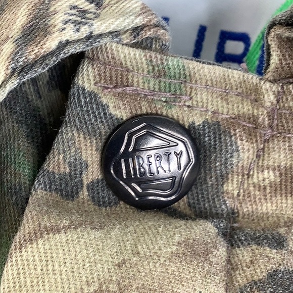 VGT Liberty Realtree Camouflage Insulated Long sleeve Bibs men size XXL EUC - Picture 3 of 15